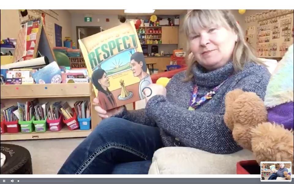McNeillyfmpsd's tweet image. Our little 🦊 learning at home. Story time with @brophyrose1 #ABLearningAtHome #FMPSDLearningAtHome #FMPSDParentAppreciation #FMPSDStudentLearning @fmpsd @turnerjennifer @RoxanneFudge @dianerizzuto #learningisfun #elementaryschool #davemcneillyrocks