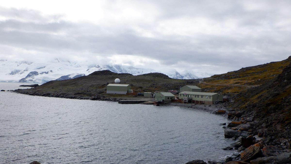 Becky_Science's tweet photo. We waved goodbye to #SignyIsland today as we sailed away on the #JamesClarkRoss 🚢 It has been an incredible month and I feel extremely privileged to have spent time in such a special place 🇦🇶❄️ I'll miss you Signy! https://t.co/f39etSogwh