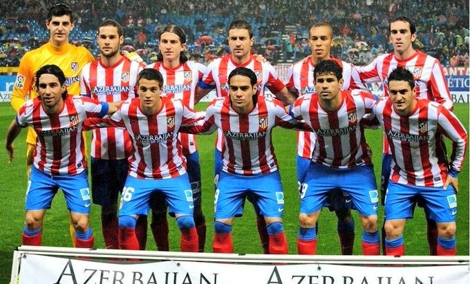 Alineación del <a href="/Atleti/">Atlético de Madrid</a> que #TalDiaComoHoy empató 1-1 en el Calderón con el <a href="/valenciacf/">Valencia CF</a>, ⚽ de <a href="/FALCAO/">Radamel Falcao</a>. Esta fue la 1ª temporada íntegramente del Cholo (2012-13), en la que el equipo acabó 3º en <a href="/LaLiga/">LALIGA</a>, la mejor clasificación del equipo desde el doblete 1995-96. #11ATM