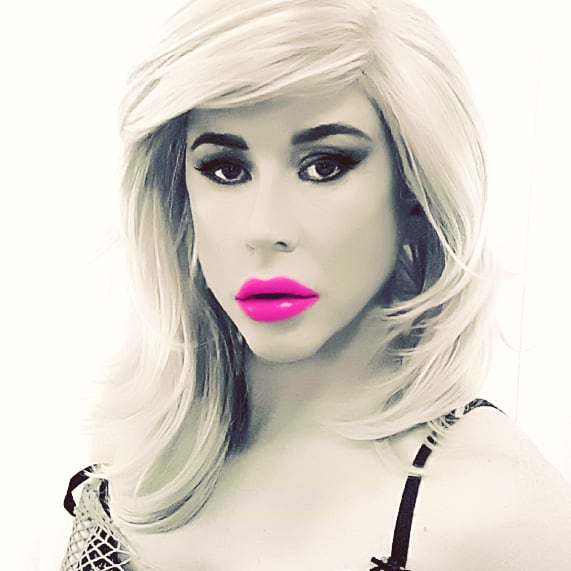 trans_jenna's tweet photo. In dark times add some colour !  #blackandwhitearmy  #blackandwhitephotographymagazine 
#blackandwhitephotographylovers 
#blackandwhitephotographyoftheday 
#brastraps  #fishnettop  #offshoulders #headandshoulders  #bareshoulders  #pinklips  #pinklipgloss #blackandwhite #trans https://t.co/wbjsrgT4dh