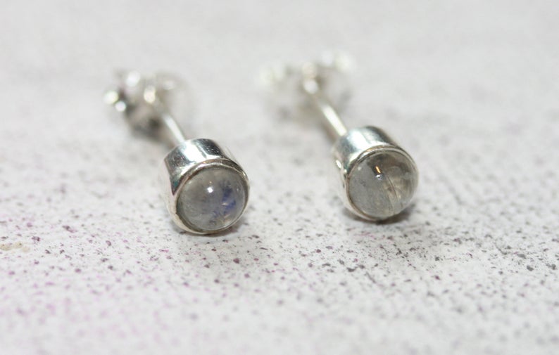 Nova_Silver's tweet photo. Look at these super cute tiny studs a fantastic gift for only £10 delivered. Also in Turquoise, Onyx and Garnet. 
https://t.co/1JscTe44Ag

#studsshop #studsaddict #studsoftheday #studslover#moonstoneearrings #moonstonestuds  #aprilbirthstone #pickoftheday #spectrolite https://t.co/5EhKi9RfZe