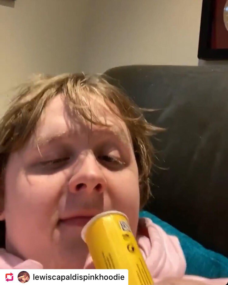 YGWhitburn's tweet photo. credit: @lewiscapaldispinkhoodie...on Instagram 31.3.2020 xx
 All I’ve been doing this quarantine: laying down and eating 
#LewisCapaldi #lewiscapaldispinkhoodie #lewis #capaldi #pink #hoodie #pieute https://t.co/7m5EZu2SnA