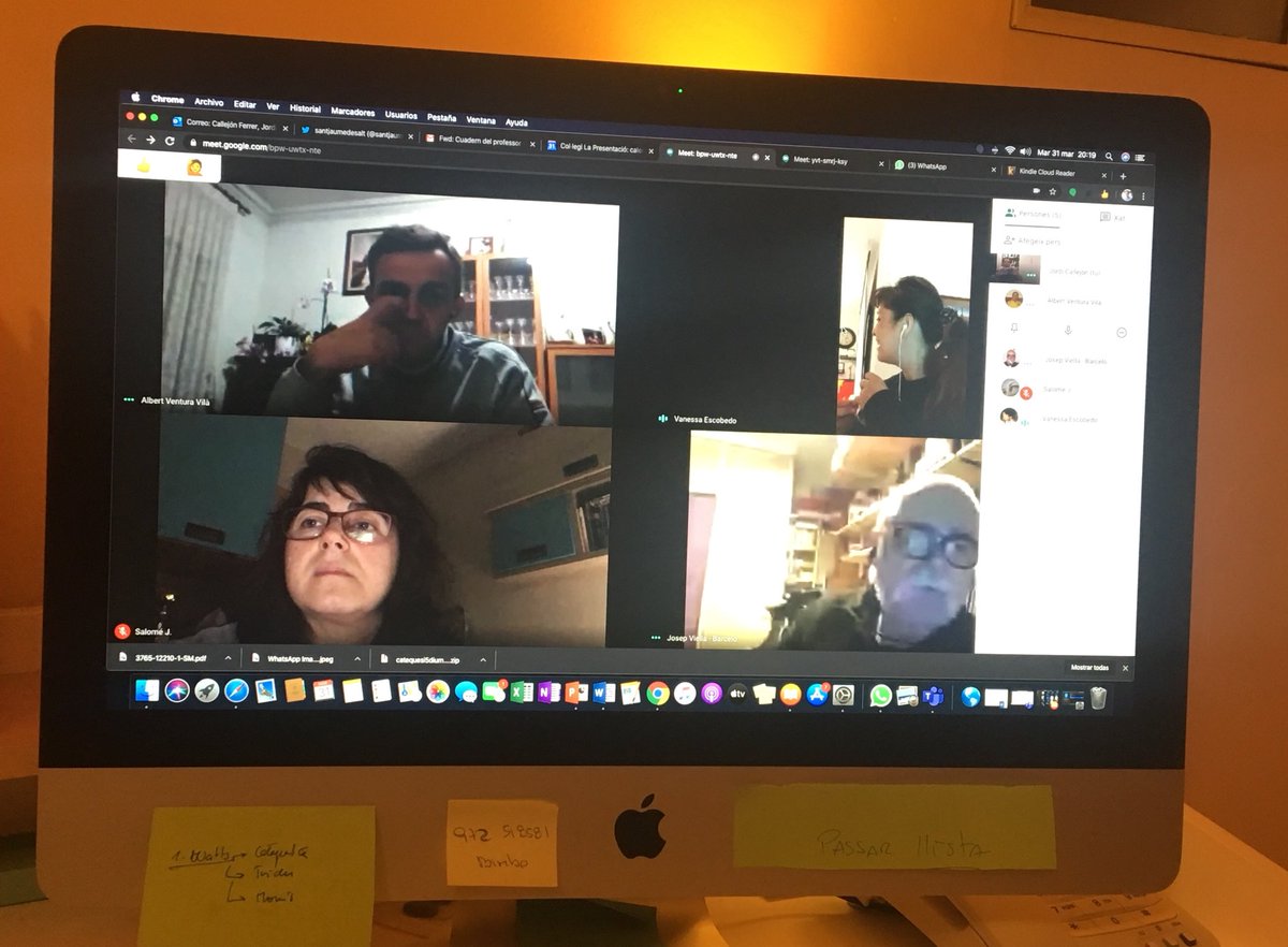 santjaumedesalt's tweet photo. Qui diu que hem tancat la parròquia! Tota la tarda treu fum de reunions i projectes i futur!!! A la primera imatge el grup reconstrïm organitzant la setmana Santa i la segona els monis organitzant una activitat! #notanquem #afull #souelsmillors https://t.co/ZkFKMJotPN