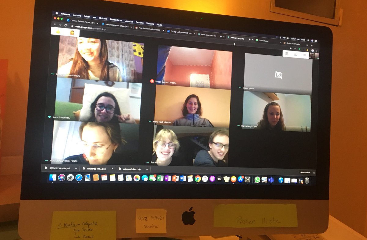 santjaumedesalt's tweet photo. Qui diu que hem tancat la parròquia! Tota la tarda treu fum de reunions i projectes i futur!!! A la primera imatge el grup reconstrïm organitzant la setmana Santa i la segona els monis organitzant una activitat! #notanquem #afull #souelsmillors https://t.co/ZkFKMJotPN