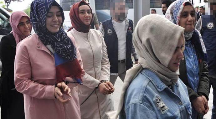 avhasansimsek's tweet photo. Ya bu genc kadinlar...Tek suclari hirsiz olmamalari mi ?

YaşamHak TasarıYetersiz https://t.co/KYiDV7Inh0