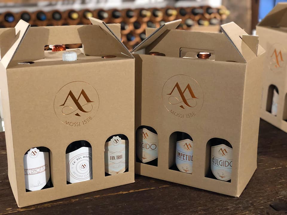 Mossi1558's tweet photo. #iorestoincantina: le nostre super Segretarie #mossi1558 stanno preparando i Wine Box for Charity che domani saranno consegnati al corriere per raggiungere i primi, tanti, sostenitori del progetto di Cantina Social. Per ordini: 0523.860201 o info@mossi1558.com.🍾🚚❤️🍾 https://t.co/zIszqISvTb