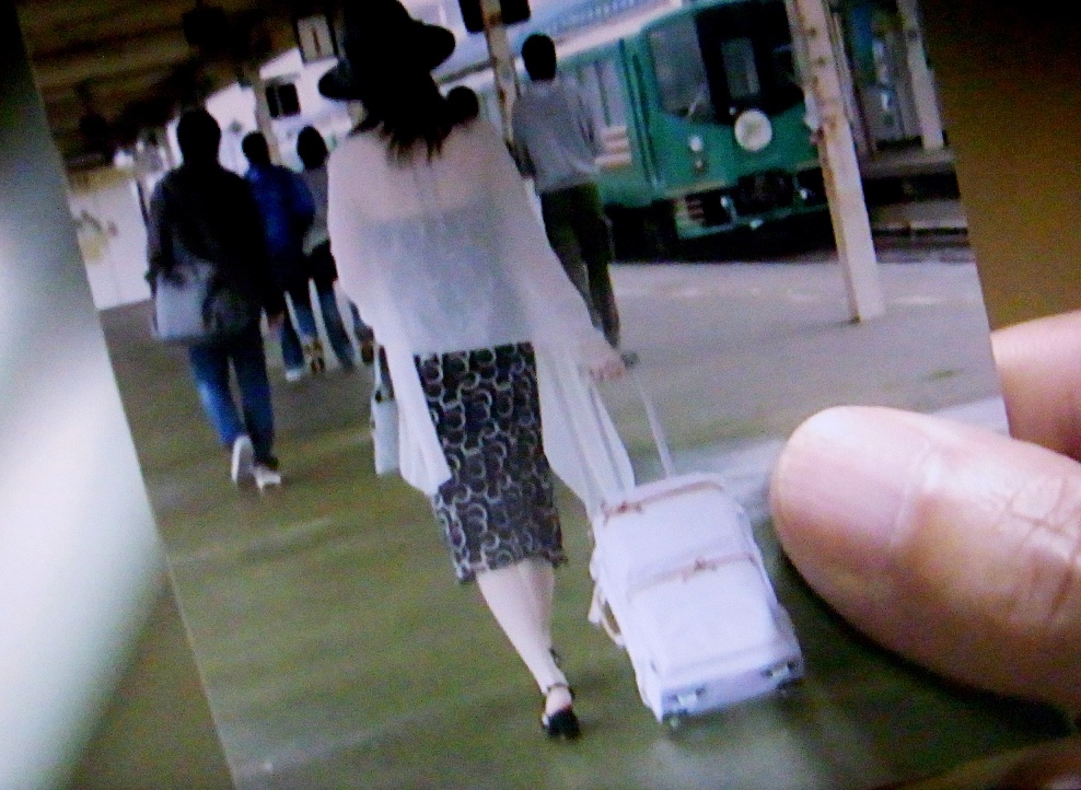 S_W_ARROW's tweet photo. TVドラマのワンシーンから
熊本駅を訪れた釧路ノロッコ編成。 https://t.co/Ofe0XHXoAy
