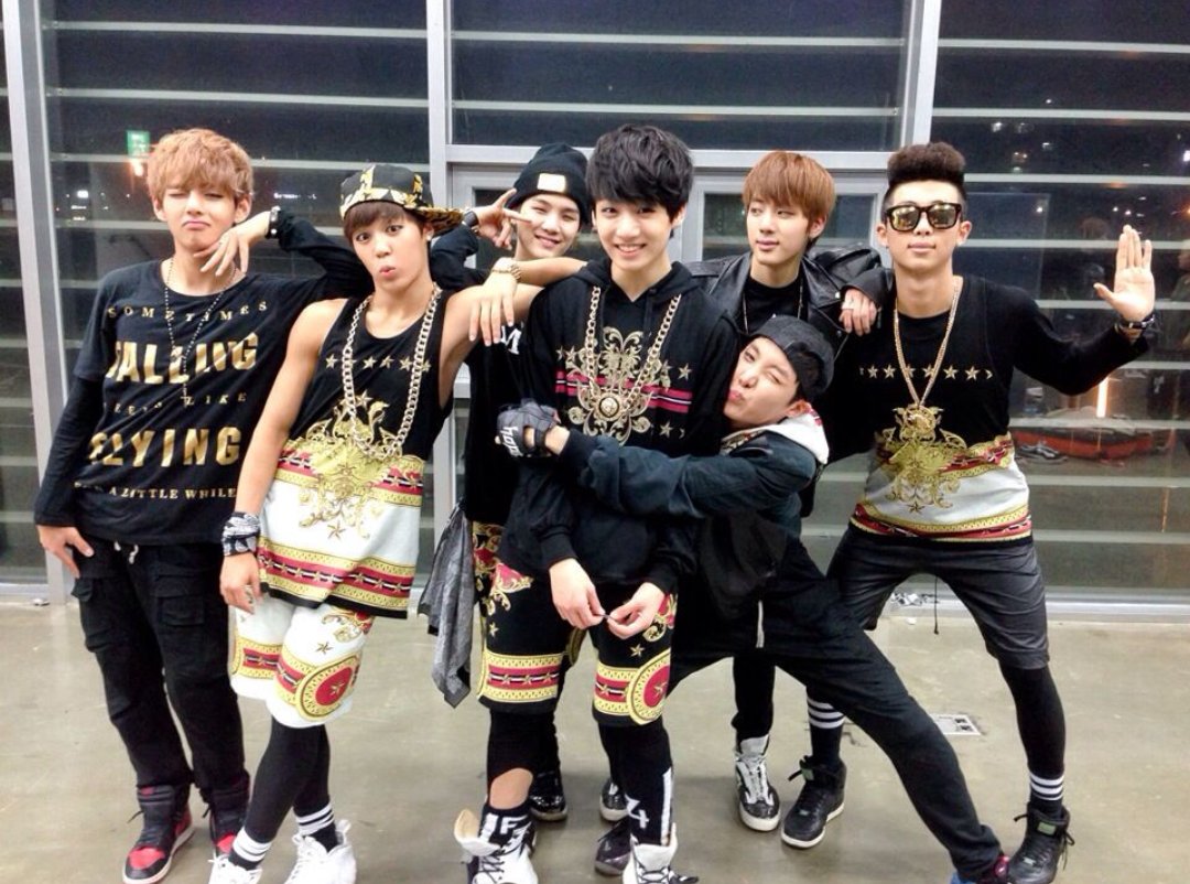 cheonguki's tweet image. I promise you, I'll be here for you. In the future I'll be there too. In all possible moments I will be here with you. 😔 #DebutWithBTS #BackTo2013  @BTS_twt 

💥We are bulletproof - ETERNAL ❤️