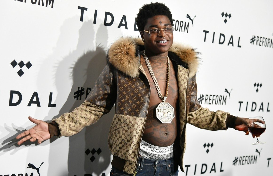 Daily Loud tweet media