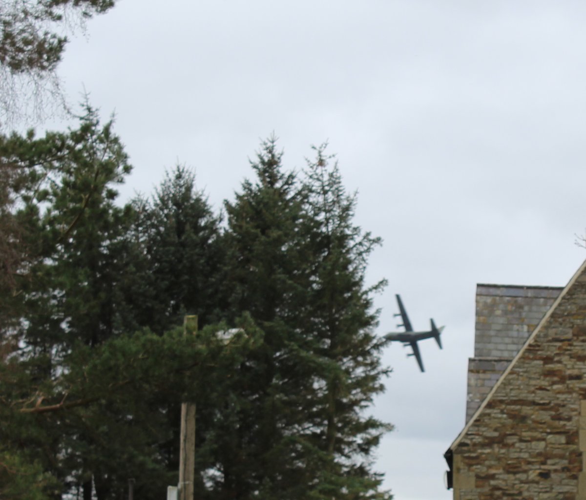 MD_Briggs's tweet image. The sound of aero engines in the village.......

And then this #Hercules flew around 🙃

How the hell he flew that fecker down the #Beldon Burn I will never know @RoyalAirForce 

3 minutes later and I would have had a great picture...