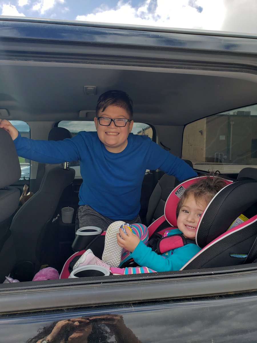 VenturiMrs's tweet photo. It made my heart so happy ❤😃 to see some of my kids today while delivering school work and supplies! @DeerCreekElem https://t.co/UmdLzPluZP