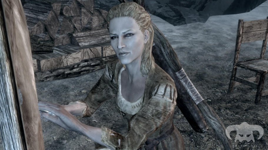 Angi, kaçak bir Nord kadınıdır. Aslında suçsuz kanun kaçağıdır. Falkreath'in güneyinde, bir dağ sırtı üzerindeki evde bulunabilir. Ailesi iki sarhoş İmparatorluk askeri tarafından öldürüldü. Angi'de ailesini öldüren askerleri öldürdüğü için kanun kaçağı olarak biliniyor.