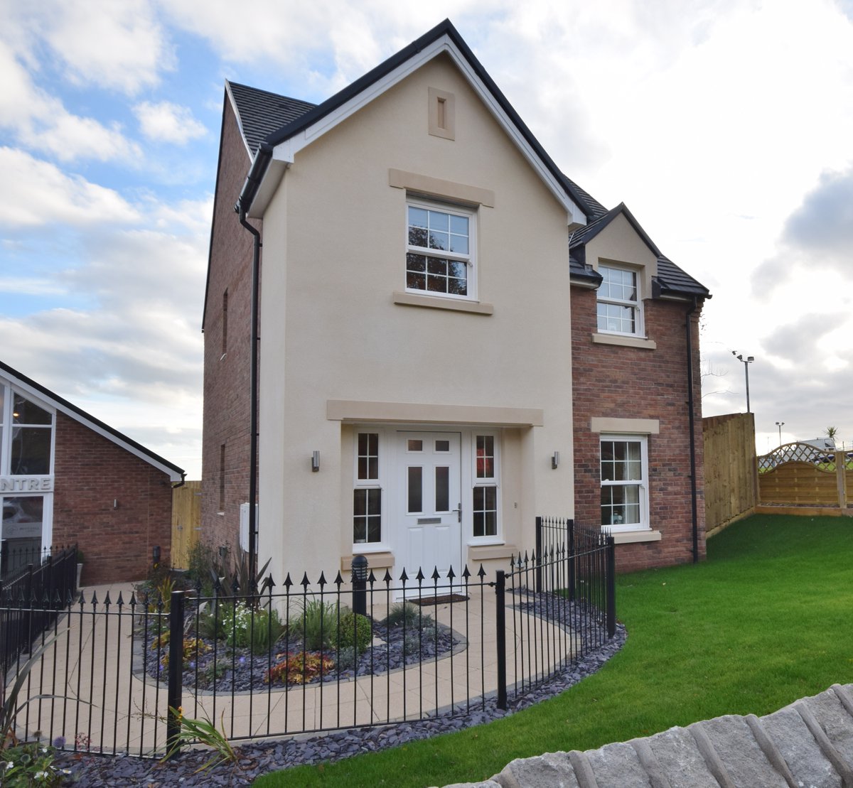 BluebellHomes's tweet photo. Want to #spring on or up the property ladder? Whether you’re looking for your first home or forever home, discover how we can help to make your #DreamMove via https://t.co/emBNLNWSId  #Lydney #Morriston https://t.co/vgUnF0jPQA