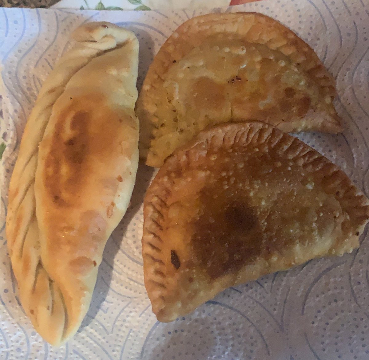 jvelez181's tweet photo. Aquí cocinando empanadas! https://t.co/UaIE5xlipt