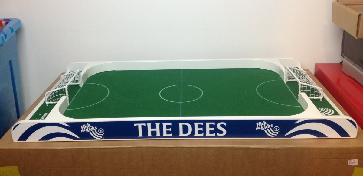 flickforkicks's tweet photo. 5aside Indoor Arena handmade in 2016, with a wee tribute to Georgi Nemsadze. ⚽️

@DundeeFC #dundee #dundeefc #subbuteo #flickforkicks #handmade #thedees #dfc https://t.co/PZZ6okwub0