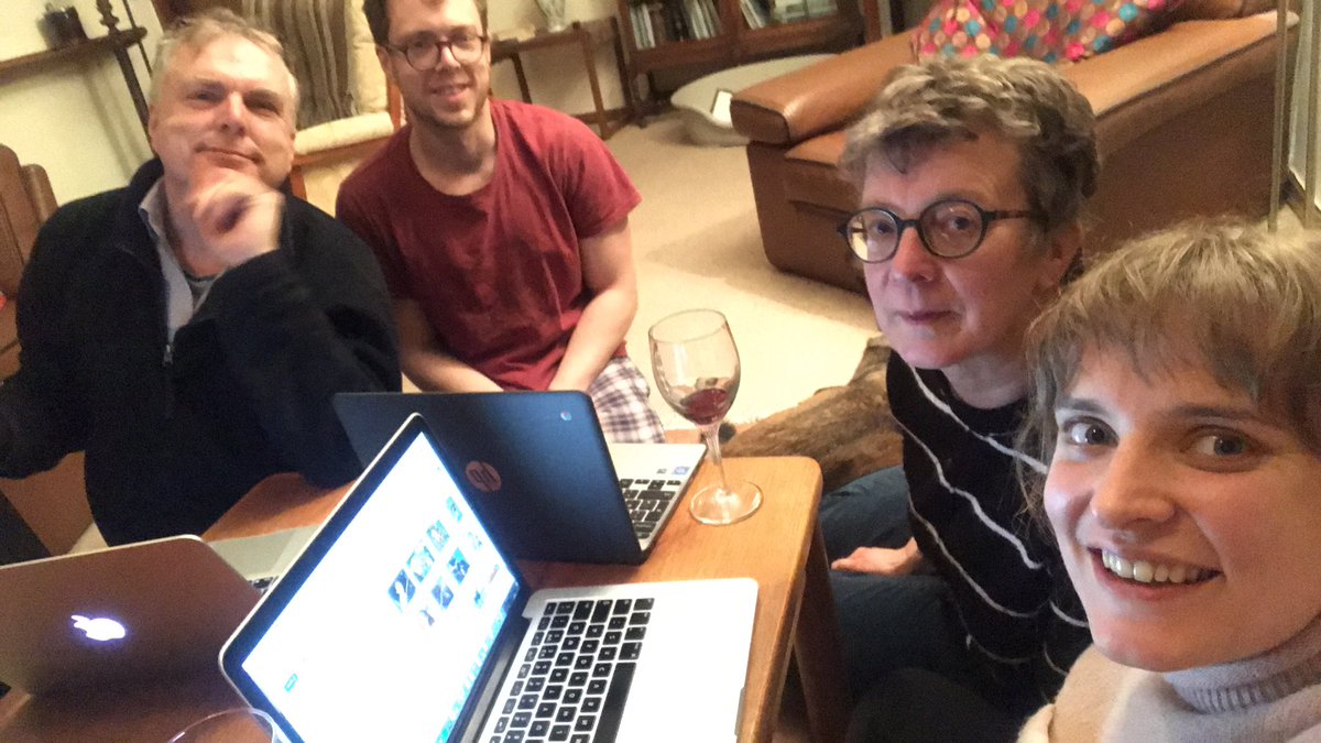 Multiple screens quizzing and zooming our extended team @OldDairyN4Quiz #notjustanudderquiz