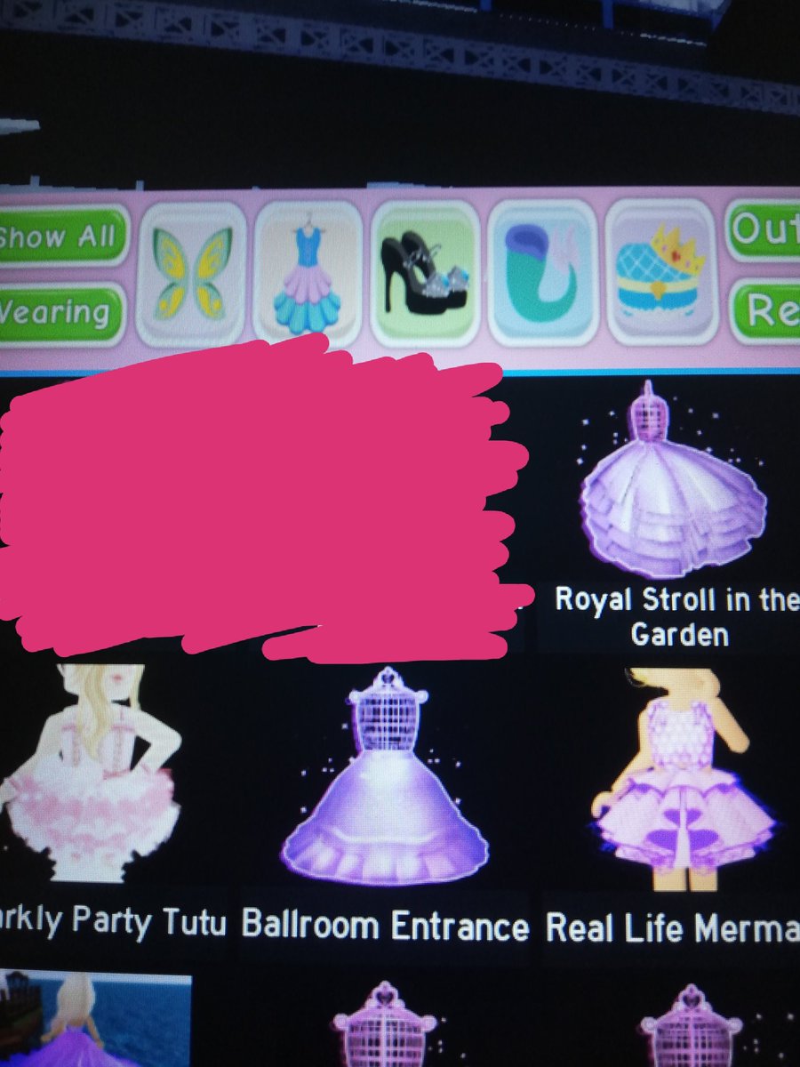 Chaeyeonsfeath2's tweet photo. Trading for diamonds dm me with your offer #roblox #royalhightrade #royalhightrading #royalhightrades #royalhigh #ry https://t.co/YhZi6hccNm