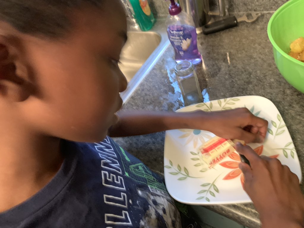 DonnaLNorman's tweet image. #HCSScience Kitchen Chemistry Tuesday. Caleb measures 3 Tablespoon of butter and 1/2 cup of water for chicken and pasta dinner. #barronknights @HCS_ScienceDept