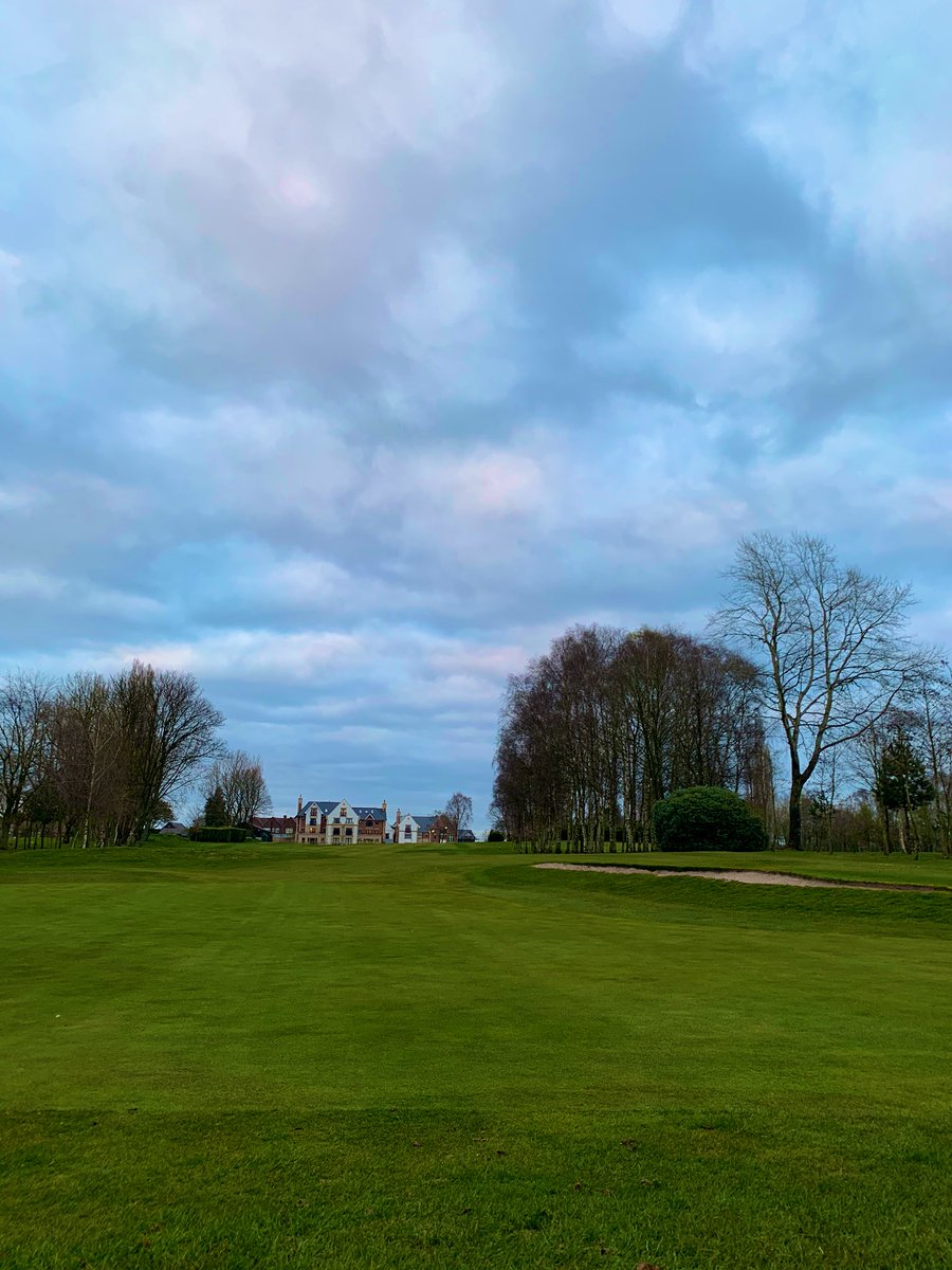 JonesNick_UK's tweet photo. Out on my #dailywander around Pilkington Park just before sunset 🌅 https://t.co/rhTboSnV0r