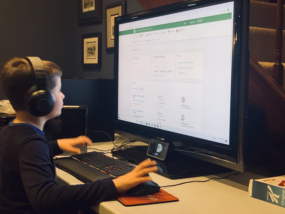 lfcds1888's tweet photo. Look out @HGTV our students have designed remote-learning work spaces that would make Chip &amp; Joanna proud! With cozy corners from Zen to high tech, &amp; a few furry friends near by, our 1st day back was a success! Check out https://t.co/BvSgwCxsN2!  #lfcds_experience #lfcds https://t.co/R3NZjNrdRC