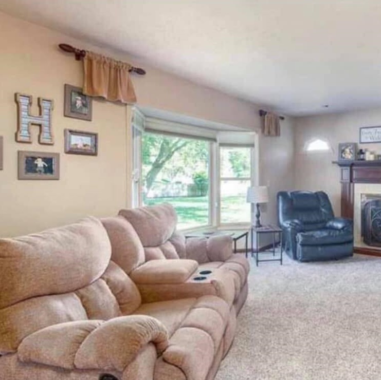 thibodeauxreed's tweet photo. You had one job..... #WhatHappenedHere #NotDoingItRight #HomeDecorGoneWrong https://t.co/hpeATlfjlS