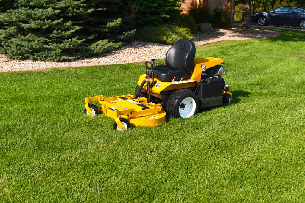 keystoneag_'s tweet photo. Have you considered mulching your lawn this year? Mulching  makes quick work of mowing because you aren't stopping to empty your bagger! The Walker B19 is a great choice for mulching! Talk to Dillon for more information!⁠
#keystoneagrimotive #walkermower #lawncare #steinbach https://t.co/1C9Om66LBp