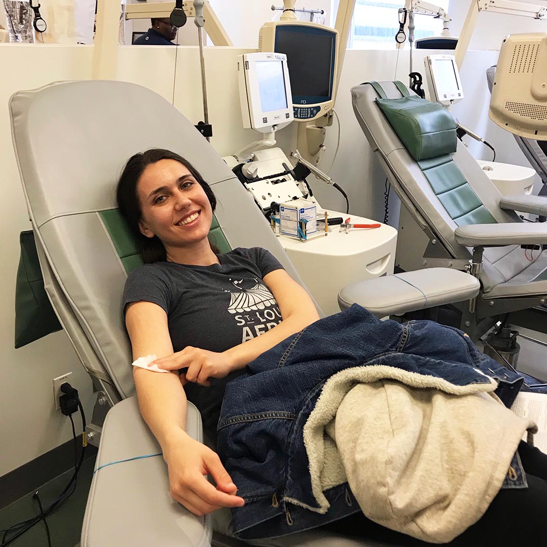 CommBloodCtrKC's tweet photo. Why is Ursula donating blood? "Because she can." 🩸 Thank you Ursula, for doing what you can to help those in need. https://t.co/tE5pyNFNaW