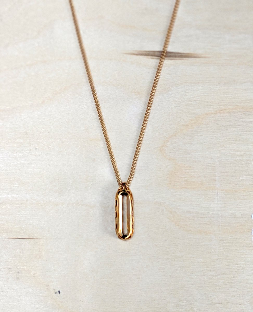 polyfaction's tweet image. Eye catching from each angle.
.
Product:  Loop Pendant in 14k gold plated brass.
.
#polyfaction #geometric #minimalism #necklace #pendant #fashionphotography #goldvibes #shopstyle #finejewelry #unity #infinity #circle #triangle #square #silver #rosegold #gold #brass #14k