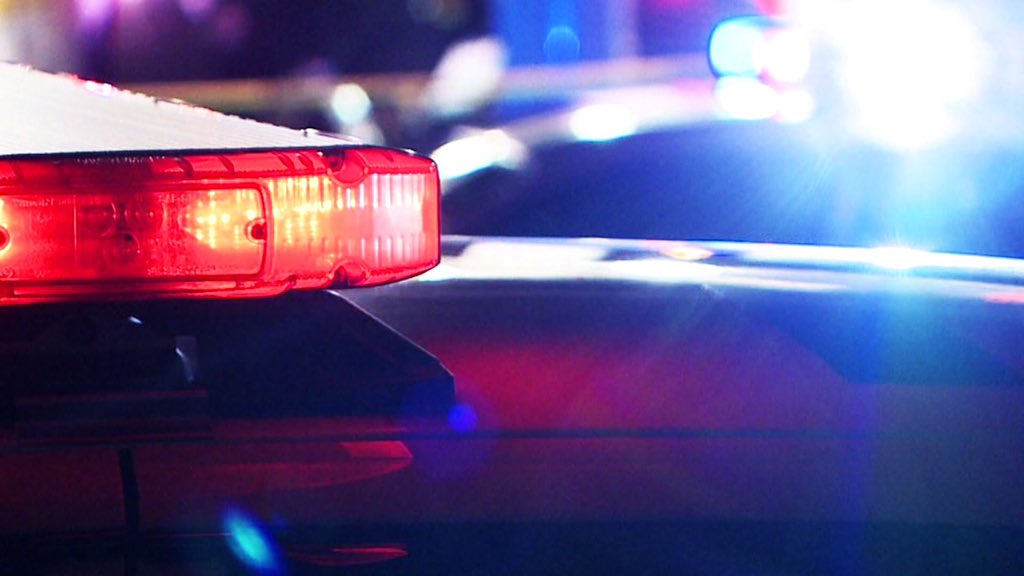 JesseWellsNews's tweet photo. “We fully expect we’ll see the numbers increase dramatically”
Leaders with IMPD and IFD brace for increase in positive COVID-19 cases in their ranks.
Already 12 IMPD officers and 11 IFD members have tested positive. https://t.co/zvlltP6ej5