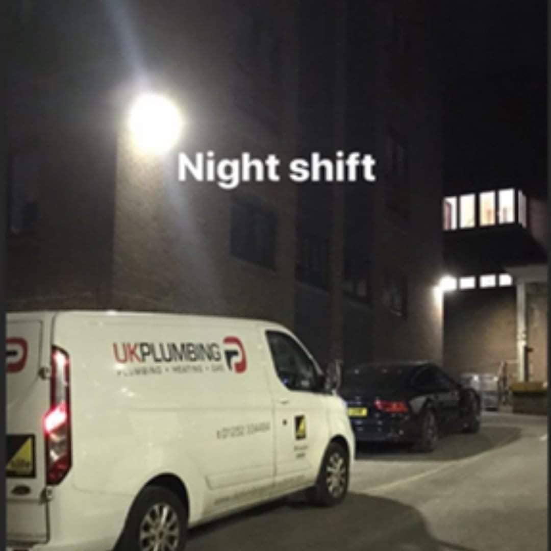 UKPlumbing's tweet photo. Last night we were on the nigth shift, fixing a leak at Royal Hampshire Country Hospital
It was a honour to help the #NHS. They are 21st Century heroes!
Don't forget to #clapforourcaers on Thursday night.
#Hampshire #Surrey #Fanrham #Weybridge #Woking #Guildford @MumsTrusted https://t.co/EQKUYxPyHE