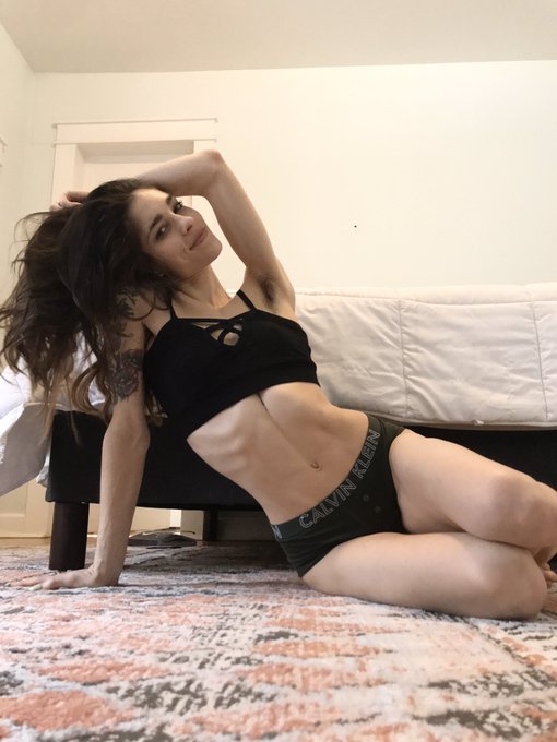 Last day of March, last day to get your name on my &ldquo;single highest tip&rdquo; board to win a custom video😍(Offline<a href="/tag/mvsales"class="tags"><span>#mvsales</span></a>