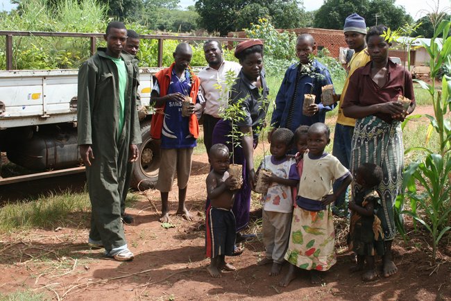 KlabrateTrust's tweet photo. Many of our projects aid local areas and communities by creating jobs and generating income 🙏🏼❤️⁣
⁣
#helpingothers #community #spreadlove #positivity #GoodVibes https://t.co/7E5JUgLOlE