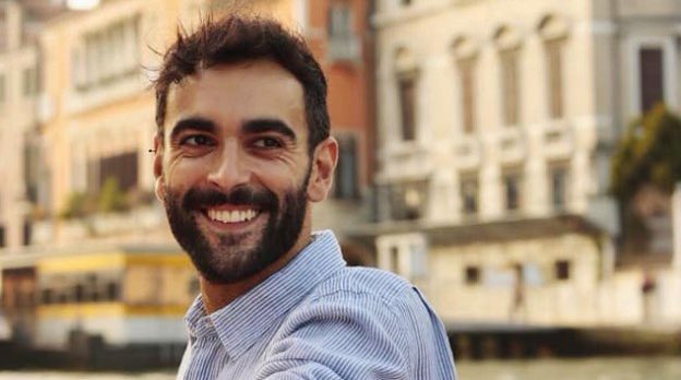makakog's tweet photo. Tweet d’apprezzamento per Marco Mengoni per il semplice fatto di essere Marco Mengoni:

 #MusicaCheUnisce https://t.co/4Kp7T6wFTe