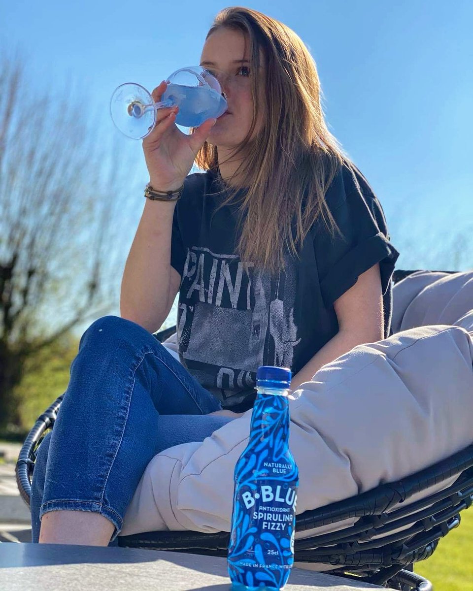 bbluedrink's tweet photo. Un temps pour soi....
B•BLUE FITS YOU WELL https://t.co/5NQTWzrgEa 

#spiruline #spirulina
#LMAC #COVID19 #CeSoirChezBaba https://t.co/bvZyarn1w7