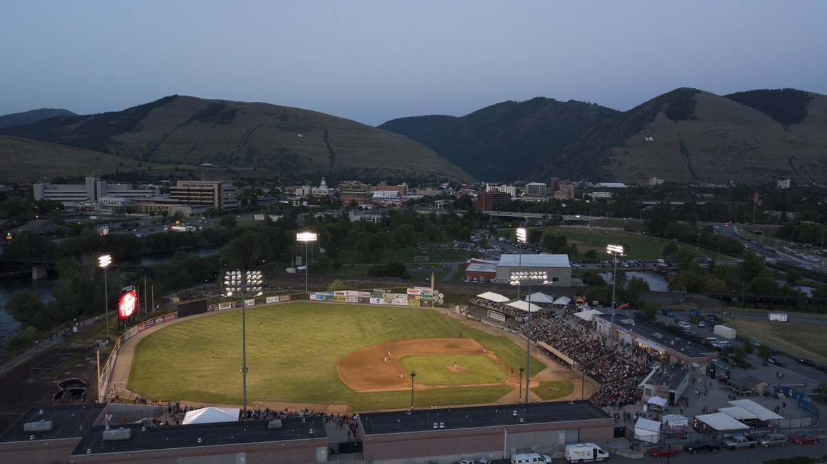 GoPaddleHeads's tweet photo. Thanks for tagging us in, @wmwhitecaps

1: The Badge: 🏊‍♂️
2: The Stadium 🏟️
3: The Players ⚾️
4: The Best Fans! 🎉

We call on: Dad - @Dbacks, Big Bros - @VisaliaRawhide &amp; @Aces, and PBL friends @ifchukars 
#MiLB #SaveMyTeam https://t.co/bVtk15z5fn