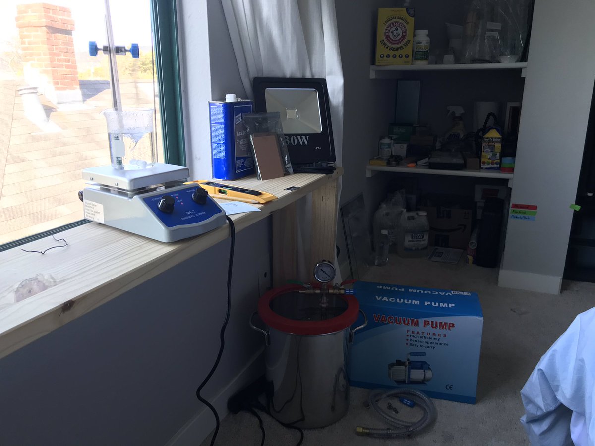 thePlateletGuy's tweet photo. Chemicals �� Glass ✅ What more does science really need anyways? #diylab #scienceonabudget #itsallcomingtogether https://t.co/ItbaJM2V7j