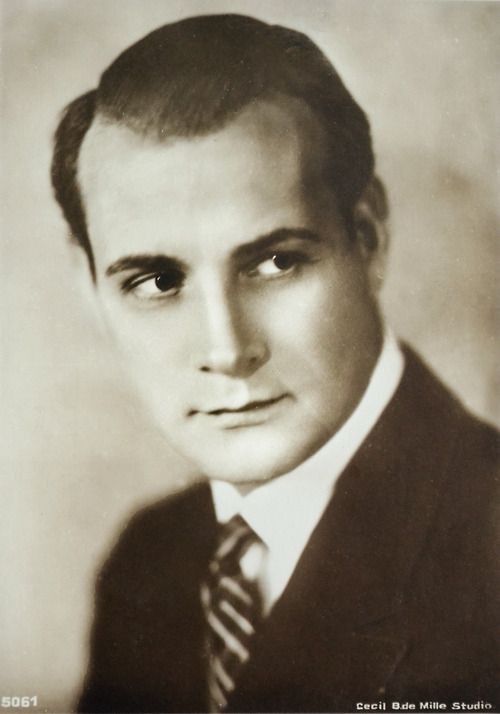 stars_silent's tweet image. Happy birthday to #VictorVarconi!