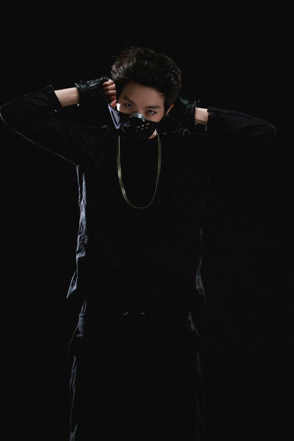 Merey50076853's tweet photo. OMG, JIMIN! WHY ARE YOU SO COOL?? 😍😎
#DebutWithBTS 
#NoMoreDreamsIsComing https://t.co/RzSITOD4Ti