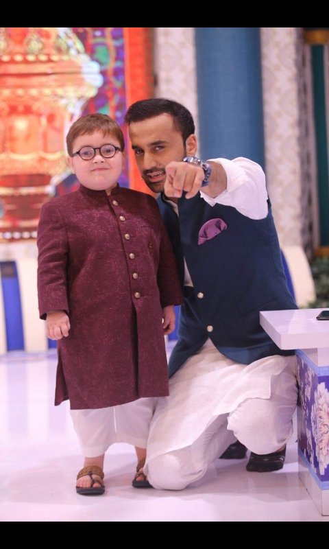 sis_wb's tweet photo. bhaiya janiii beautiful pictures of last four years of #ShanaRamza we are anxiously waiting #ShanaRamzan 2020 #InshAllahhhh but acha ho ga jasyyy #Allah ki marzi bus Allah pak kram kr dain ap apni preparations kriennn humari duaiennn hr pal ap ky sath hain Bro @WaseemBadami ππ https://t.co/gJ9lXqTdbB