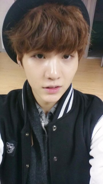 kolyvanova_olya's tweet photo. Oooooh😍 It's very cute ❤️
#DebutWithBTS https://t.co/1n3wSLVksS
