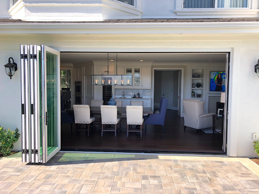 Folding_Doors's tweet photo. Summer is just a few months away! Now is the perfect time to begin your home renovation and bring the outdoors in. This project features a stunning, five panel Centor USA door. Click here today https://t.co/gmt5fQQzNg to learn more about the door systems we offer. https://t.co/6SwxLbbcU0