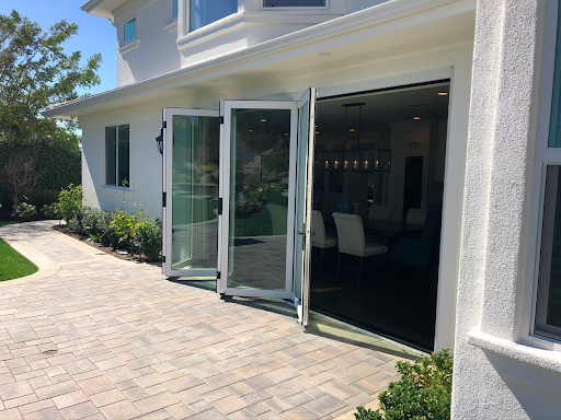 Folding_Doors's tweet photo. Summer is just a few months away! Now is the perfect time to begin your home renovation and bring the outdoors in. This project features a stunning, five panel Centor USA door. Click here today https://t.co/gmt5fQQzNg to learn more about the door systems we offer. https://t.co/6SwxLbbcU0