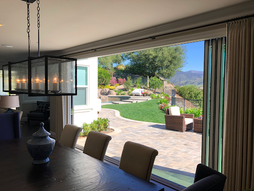 Folding_Doors's tweet photo. Summer is just a few months away! Now is the perfect time to begin your home renovation and bring the outdoors in. This project features a stunning, five panel Centor USA door. Click here today https://t.co/gmt5fQQzNg to learn more about the door systems we offer. https://t.co/6SwxLbbcU0