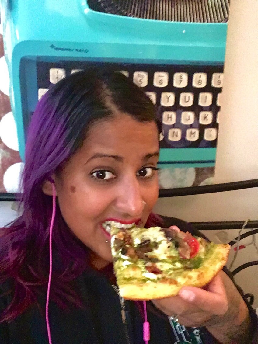 HardKnocksSam's tweet image. home alone. eating pizza in bed. what a great birthday. 😬