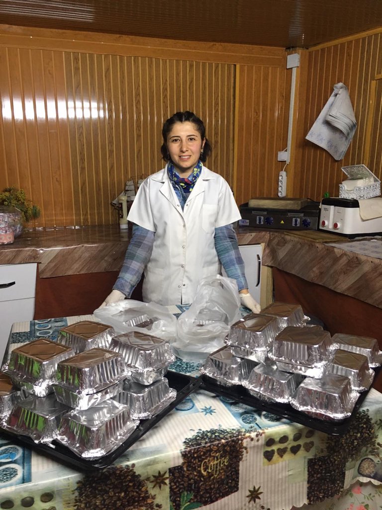 Bu akşam ki Kumpirlerimiz de bizim için canla başla mücadele eden sessiz kahramanlarımıza ulaşmıstır 👍Katkılarından dolayı @girgin_gida yada sonsuz teşekkürler🙏Rabbım ülkemizin ve devletimizin yardımcısı olun 🙏🇹🇷 #dayanısmagunleri #bizbizeyeterizturkiyem