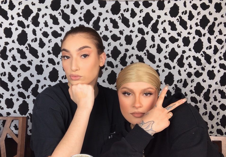 steftodeath's tweet image. tell me we don’t look like soulmates 💅🏼