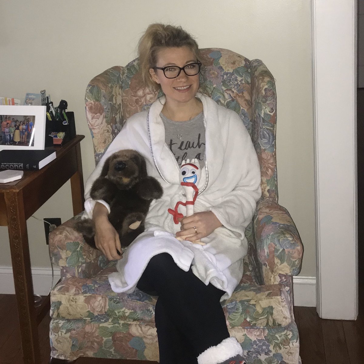 rachelbteacher's tweet photo. Virtual Spirit Week 🎉 at Suncrest Elementary!! ⭐️
Tuesday- Pajama Day 💙 with some of my First Graders’ favorite buddies...Puppy & Forky! ❤️ #SESVirtualSpiritWeek @SuncrestStars #wv #stayhome #TeachFromHome https://t.co/yPAgBiRnNo