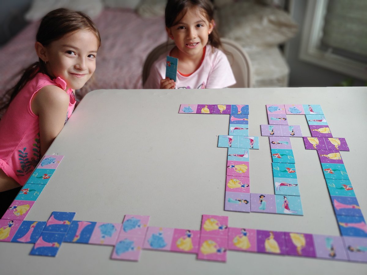 LetishaGatewood's tweet photo. @CubRunES @CubRunCousino @CubRunSefrin #cubbiescavengerhunt2020 
Dominoes time ! 🦈😆 Something to play with and a card game. https://t.co/hpuzOzhi4e