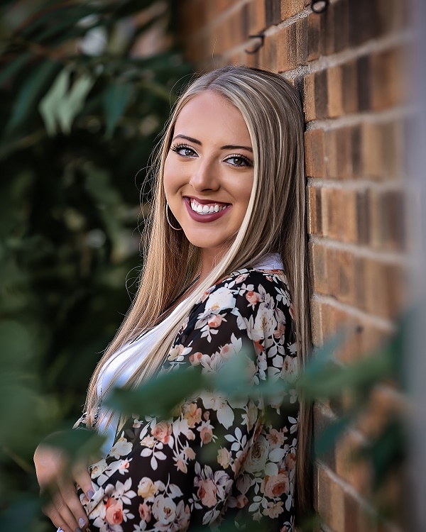 Skins_CHS's tweet photo. CHS' Outstanding Sr. is Leah L.  She selected Mr. McColley as the teacher who influenced her the most.  Leah plans to attend Ohio St. Univ. in the fall to pursue a career in the medical field as a surgeon.  She is the daughter of John and Shari.  Congrats Leah ! #coshoctonpride https://t.co/Sa9jGdoL0n