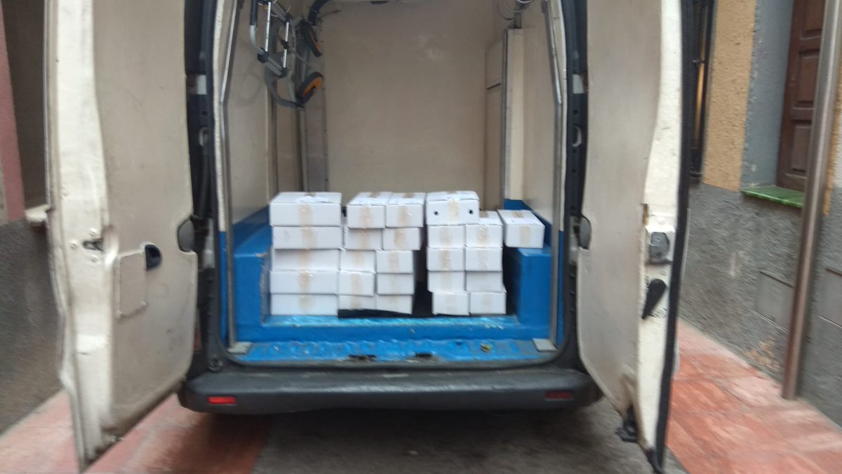 Del Pirineu a la taula!
Nyam nyam, ens mengem les muntanyes!
Fem fora a la màfia agroalimentària!
#Pastors
#PetitComerç
Passa't a la resistència:
972740227
665650749 
Visca la terra.
Visca els ramats.
Que dringui l'esquelleria! i el telèfeenu!! 😁🤘
#EnsEnSortirem